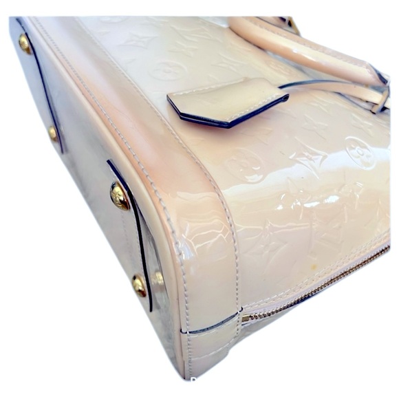 Authenticated Louis Vuitton Vernis Alma PM in Rose Angelique - Picture 2 of 7